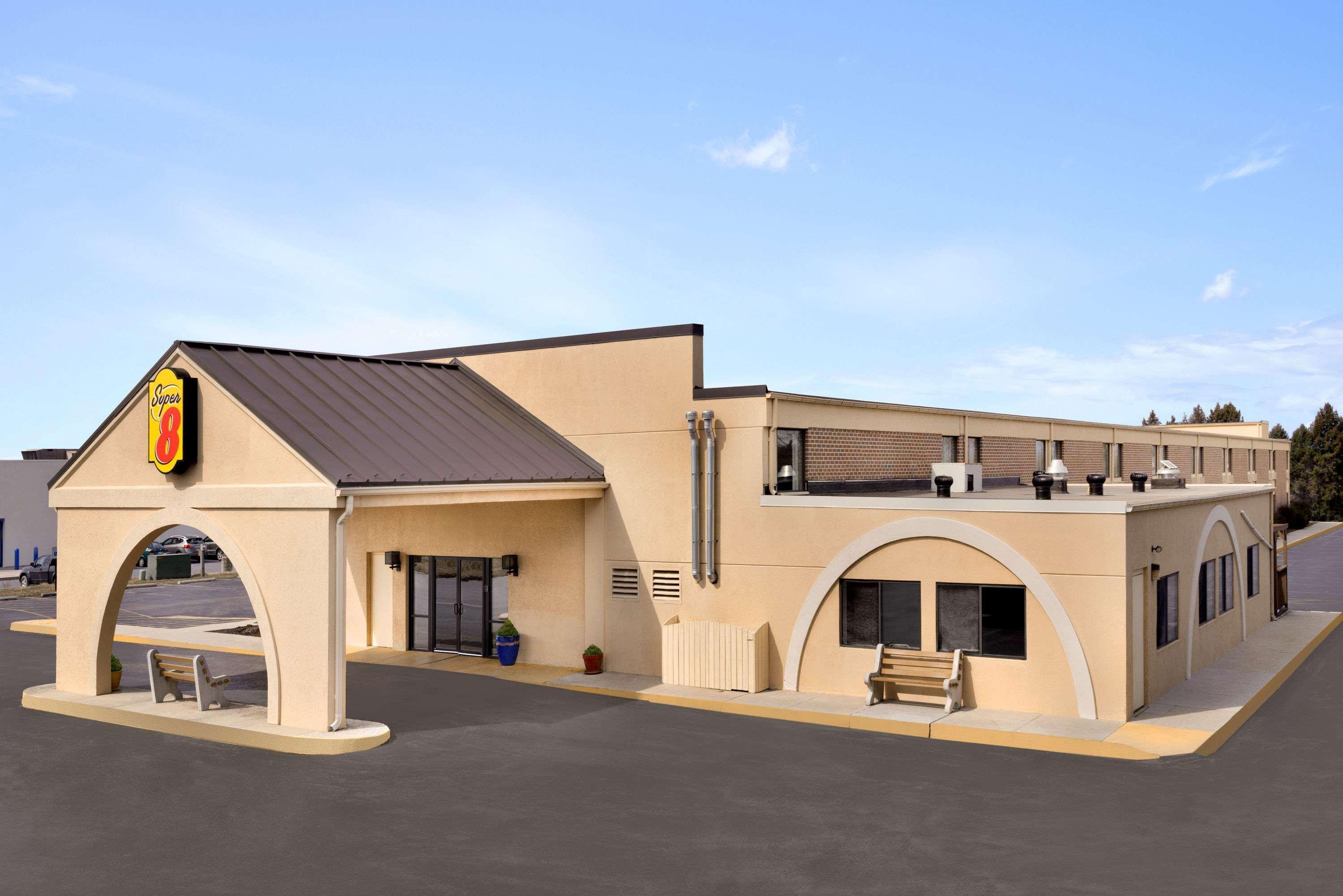 Super 8 By Wyndham Chambersburg I-81 Hotel Exterior photo