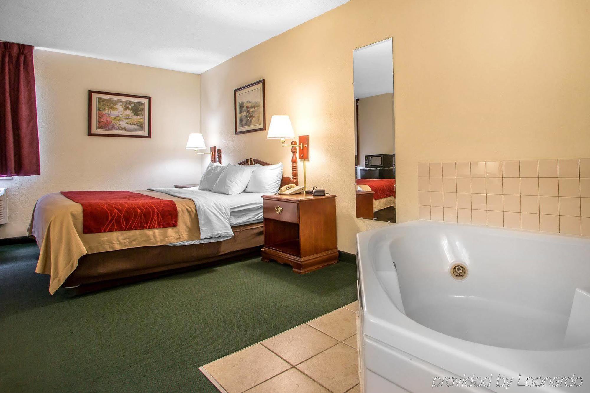 Super 8 By Wyndham Chambersburg I-81 Hotel Exterior photo