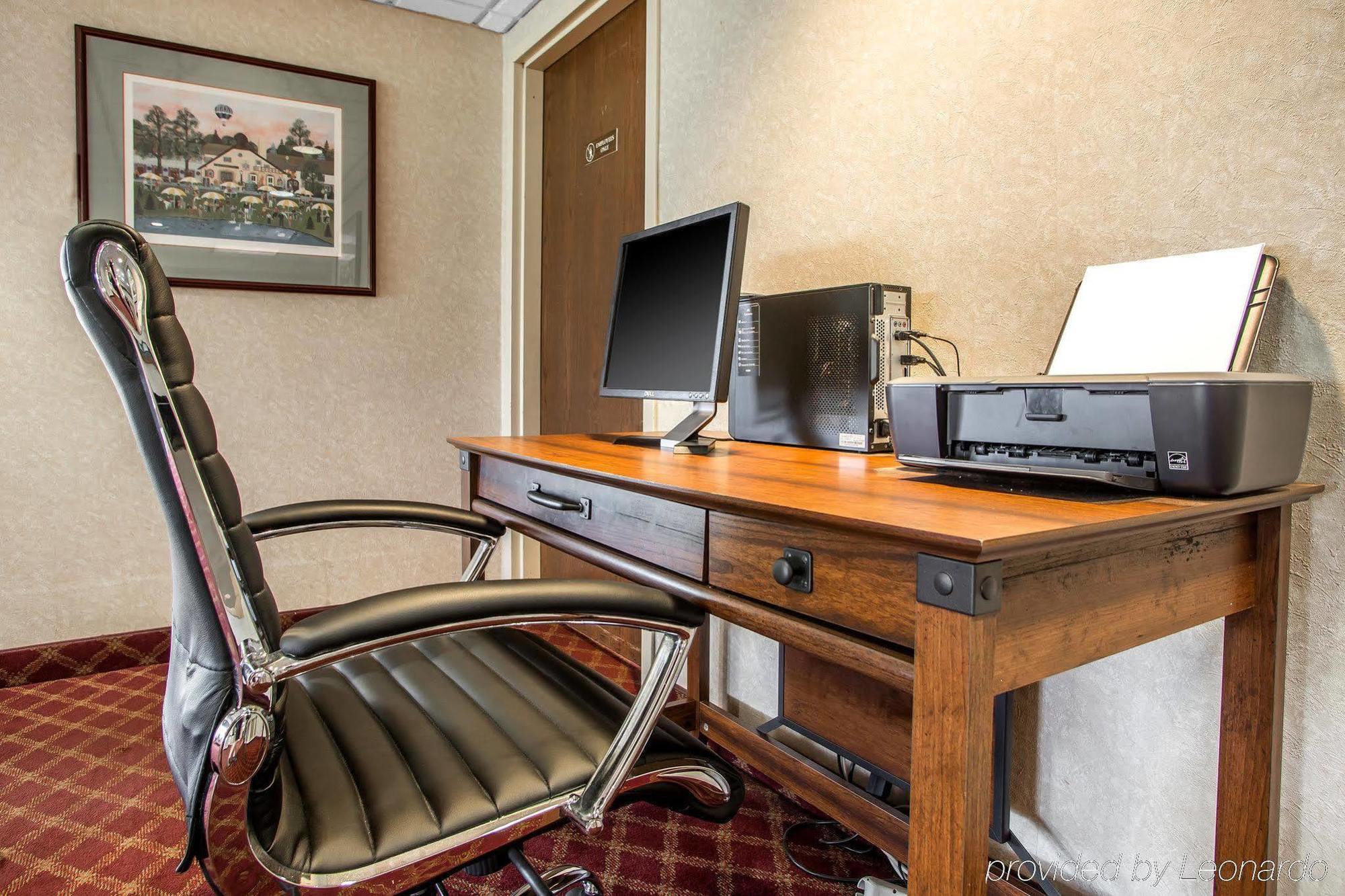 Super 8 By Wyndham Chambersburg I-81 Hotel Exterior photo